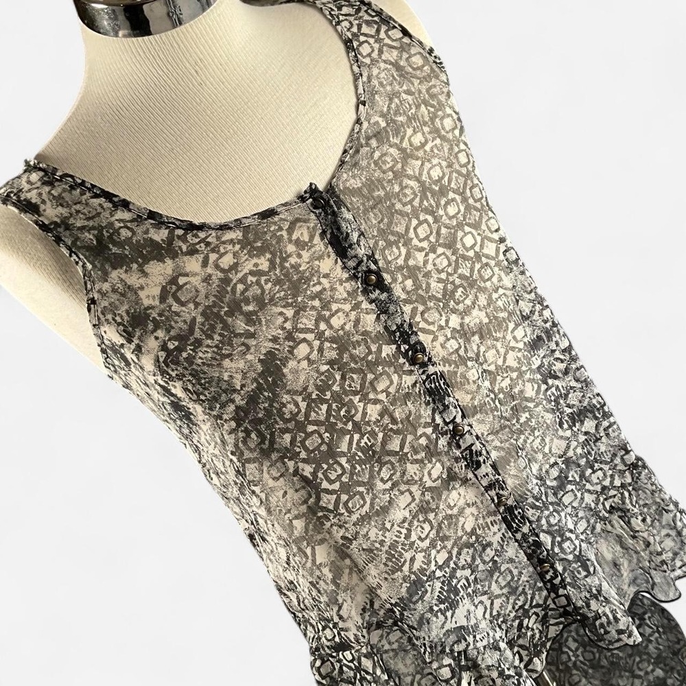 Women's Maurices Black White Sleeveless Geometric Racerback Tank Top (Medium)